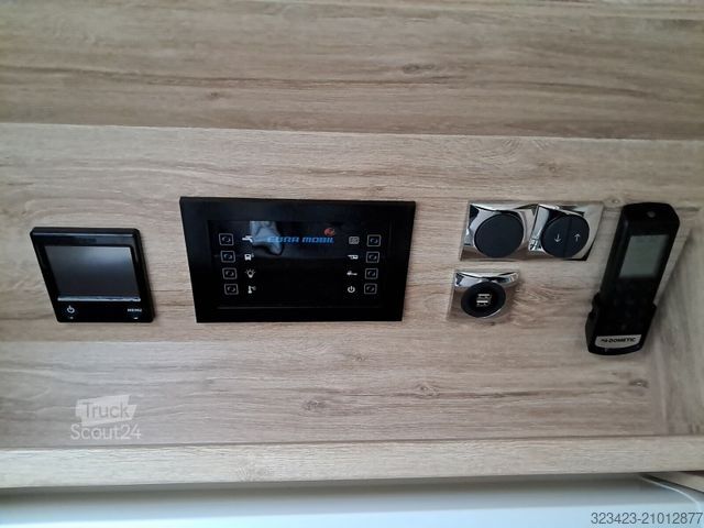 Camping-car intégral EURAMOBIL Integra Line IL 720 EF Solar/Dachklima/Mark/Navi