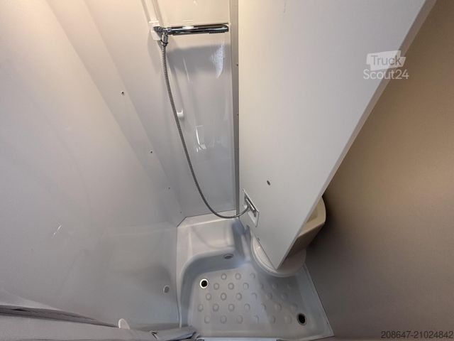 Half-integraal camper BÜRSTNER Lineo T 700 *Automatik*Navi/RFK*Solar*Markise*