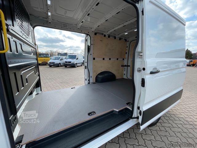 Panelinis furgonas VOLKSWAGEN Crafter KA L2H1/ Autom./ AC/ 2x Schiebetür/ AHK