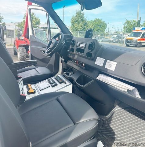 Fire truck MERCEDES-BENZ Sprinter Rettungswagen