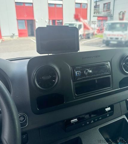 Fire truck MERCEDES-BENZ Sprinter Rettungswagen