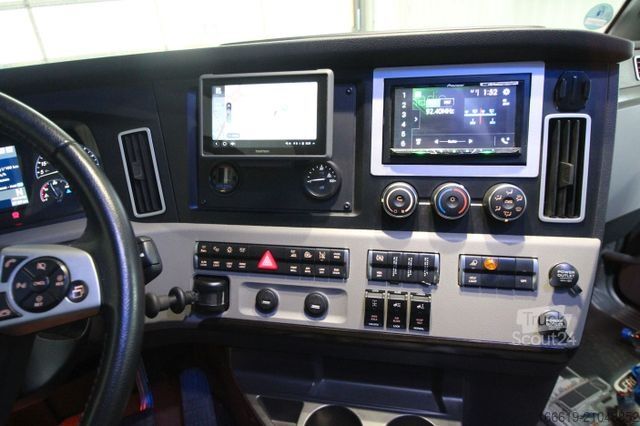 Tracteur routier standard FREIGHTLINER Cascadia, 3-Achser