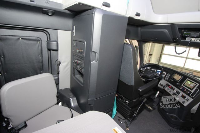 Tracteur routier standard FREIGHTLINER Cascadia, 3-Achser