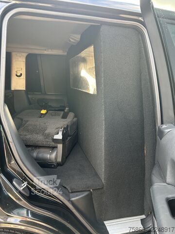 Ploščati dostavnik Land Rover Range Rover Vogue TD V8 / Leder