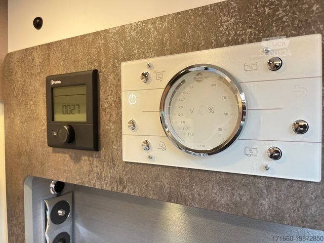 Polintegriran avtodom BÜRSTNER Lyseo TD 690 G Winter Paket / Safety Paket