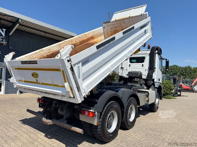 Camion basculante trilateral MERCEDES-BENZ 3343 Arocs 4 Allrad 6x6 MEILLER  Only 34.000 Km