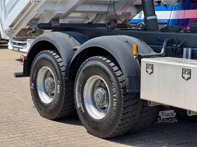 Camion basculante trilateral MERCEDES-BENZ 3343 Arocs 4 Allrad 6x6 MEILLER  Only 34.000 Km