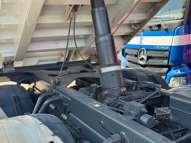 Camion basculante trilateral MERCEDES-BENZ 3343 Arocs 4 Allrad 6x6 MEILLER  Only 34.000 Km