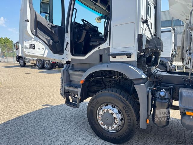 Camion basculante trilateral MERCEDES-BENZ 3343 Arocs 4 Allrad 6x6 MEILLER  Only 34.000 Km