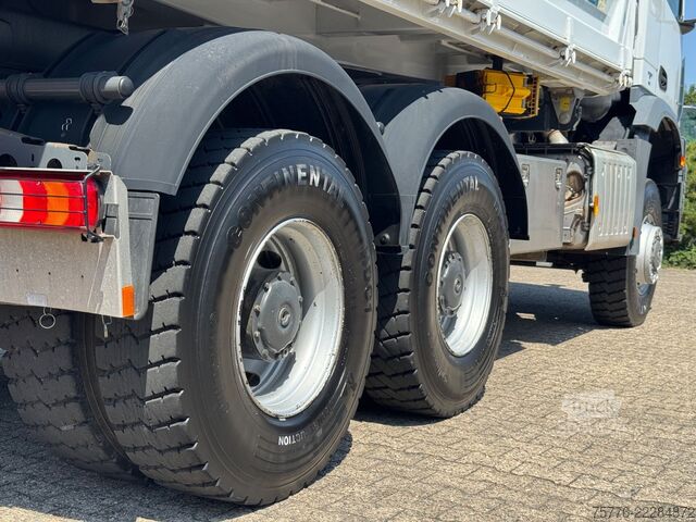 Camion basculante trilateral MERCEDES-BENZ 3343 Arocs 4 Allrad 6x6 MEILLER  Only 34.000 Km