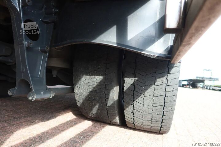 Koffer DAF CF 290 FA Bak + klep Dhollandia 2000 KG