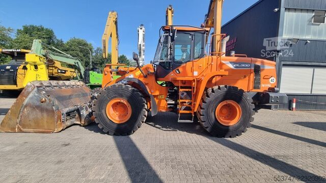 Kerekes rakodó Doosan Develon DL300-5