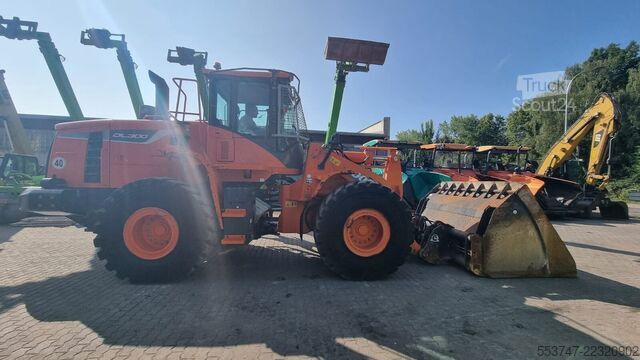 Kerekes rakodó Doosan Develon DL300-5