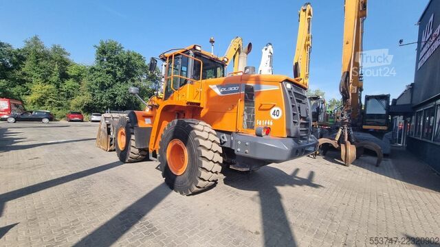 Kerekes rakodó Doosan Develon DL300-5