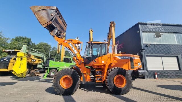 Kerekes rakodó Doosan Develon DL300-5