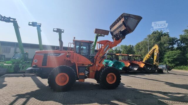 Kerekes rakodó Doosan Develon DL300-5