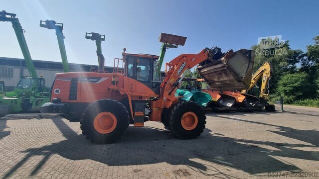 Kerekes rakodó Doosan Develon DL300-5