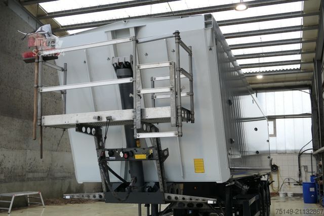 Tipper semitrailer SCHMITZ CARGOBULL SKI 24 SL 9.6, Alu, 50m³, Pendelklappe,Luft-Lift