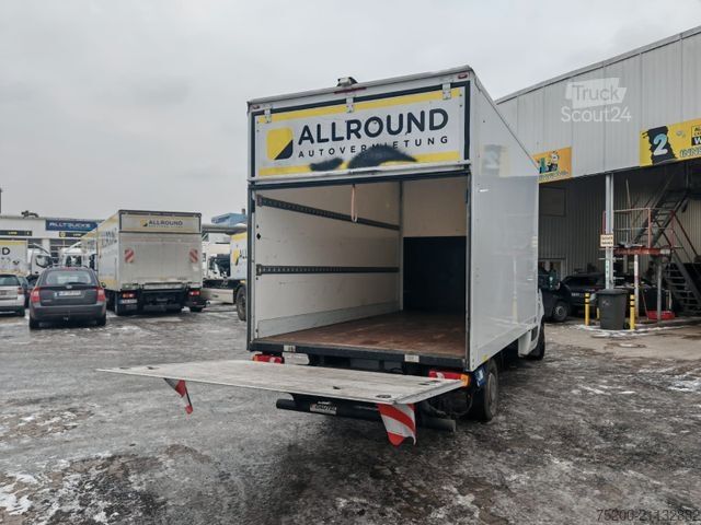Transporter mit Koffer RENAULT Master