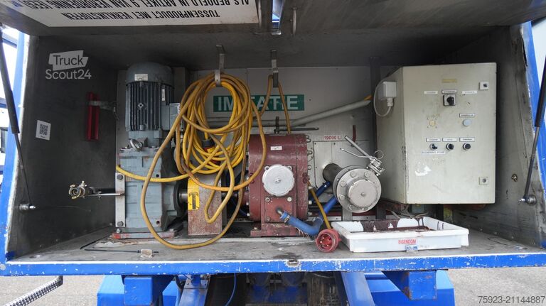 Food tanker HOBUR Food tank trailer