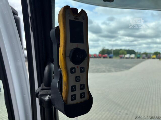 Kroklastbil MERCEDES-BENZ Actros 2745 6x2 Abrollkipper Meiller RS2170