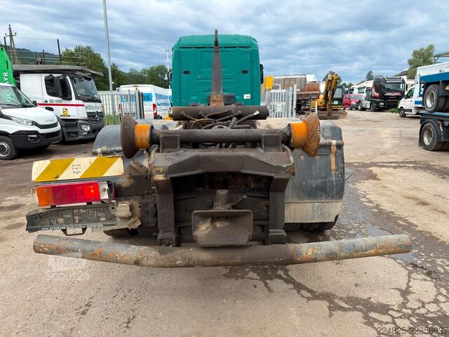 شاحنة قلّابة بذراع تحميل متحرك SCANIA P124  6x2 ABROLLKIPPER*1999*EURO2*