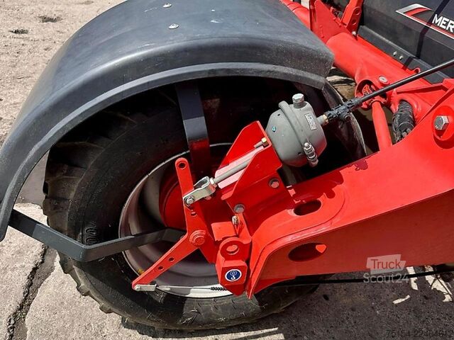 Technologia siana Kuhn Merge Maxx 950 - Bandschwader