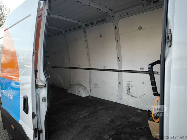 Iveco Daily 2.3 HI MATIC riteņu bāze 4100 AUTM Iveco Daily