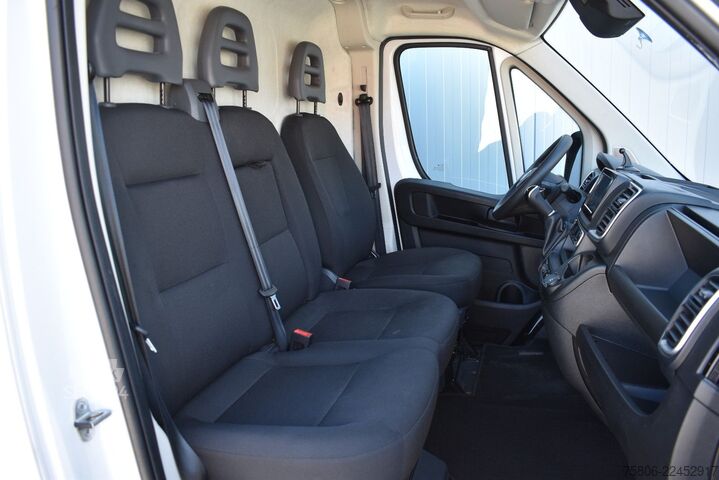 Панелен ван FIAT Ducato 2.2 MJ Auffahrrampe
