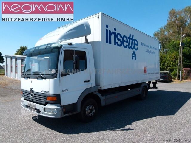 Camião plataforma com lona MERCEDES-BENZ Atego 817, Alu-Koffer LBW, AHK, DE.