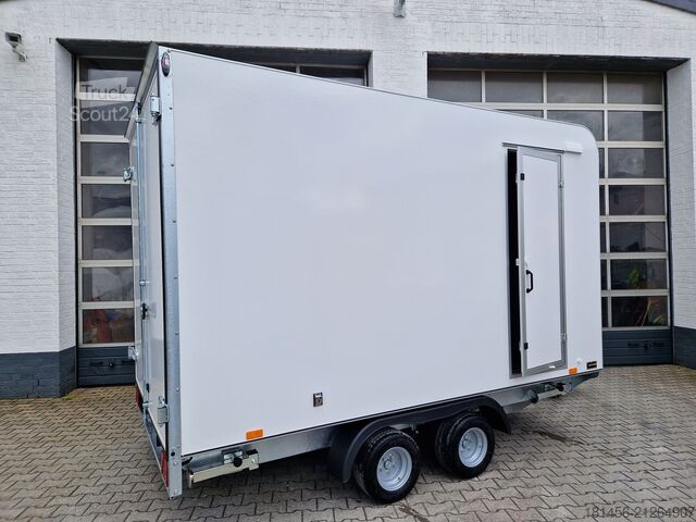 Dobozos trailershop schöner Kofferanhänger niedrige Ladefläche Seitentür 2700kg 360x200x210cm Neuverkauf
