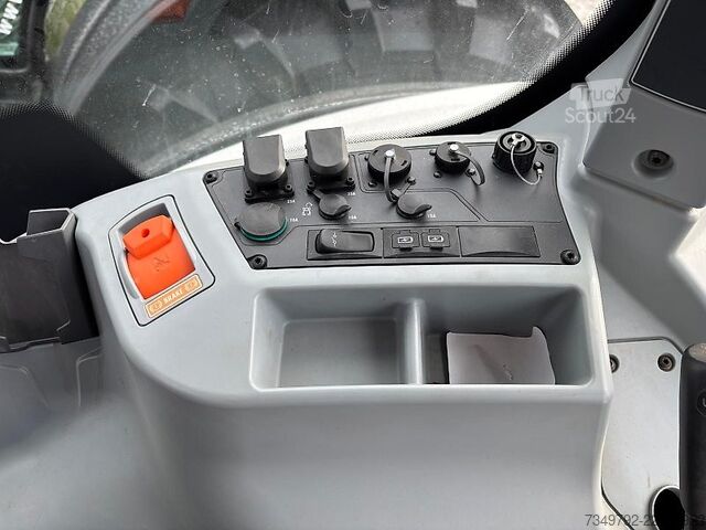 Traktors Valtra T235 Direct