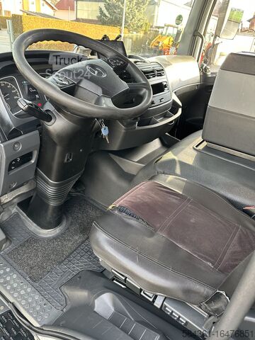 Camion-caisse Mercedes - Benz Atego 1224