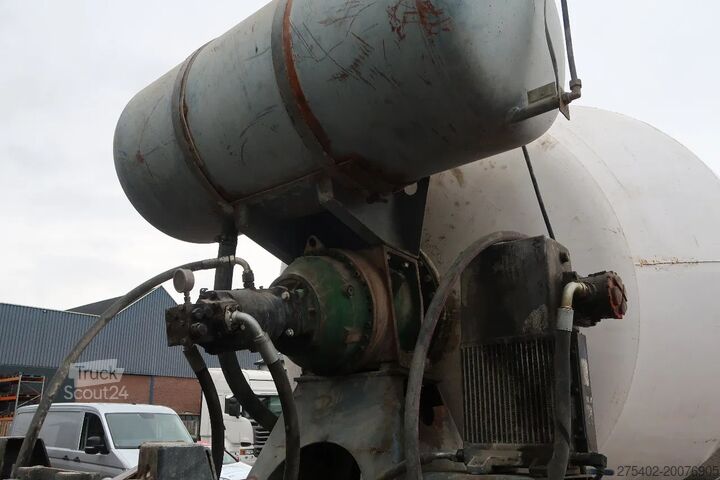 Mixeur Renault Kerax 370 8X4/ MIXER/ BARYVAL 9 M3/ CRUISE CONT...