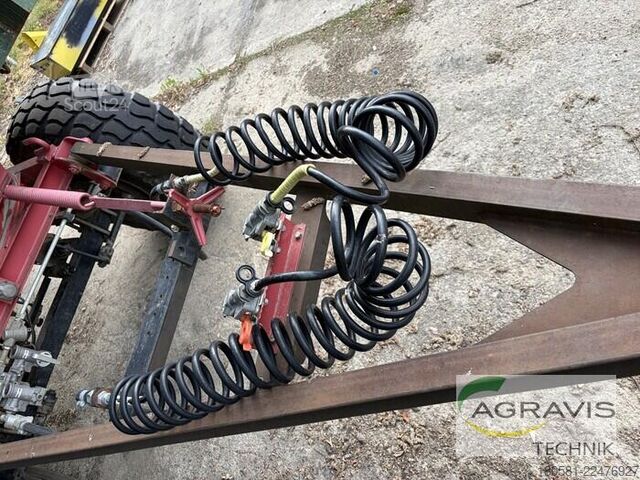 Pašizgāzēja piekabe Fortschritt HW 80