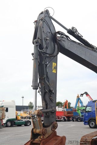 Rupsgraafmachine Volvo EC250E NL | QUICK COUPLER | BUCKET