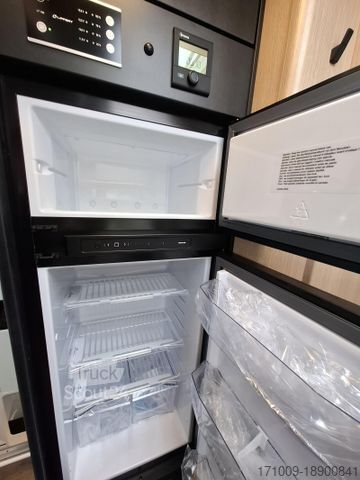 Autorulotă semi-integrată SUNLIGHT Adventure T 68 8G Autom. Combi 6E TV-Paket