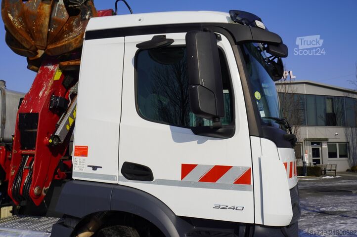 HDS Mercedes-Benz Antos 3240 8×2 / Typhoon L170Z3 crane