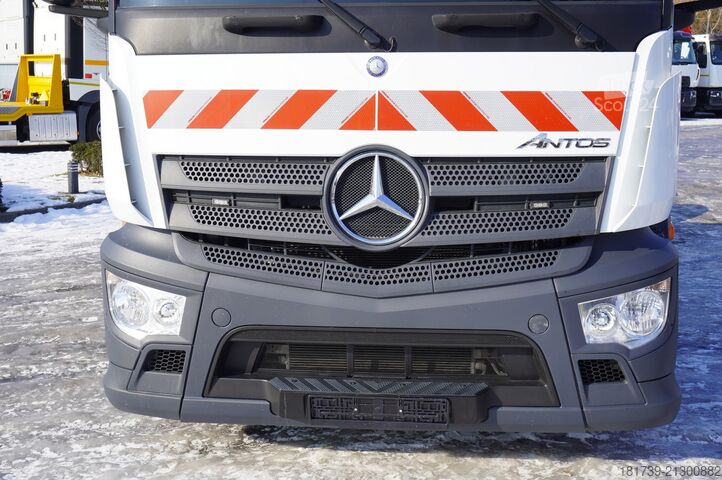 HDS Mercedes-Benz Antos 3240 8×2 / Typhoon L170Z3 crane