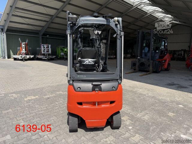 Frontgaffeltruck Linde E 20 PH -02