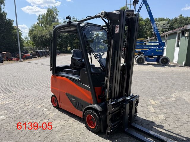 Frontgaffeltruck Linde E 20 PH -02