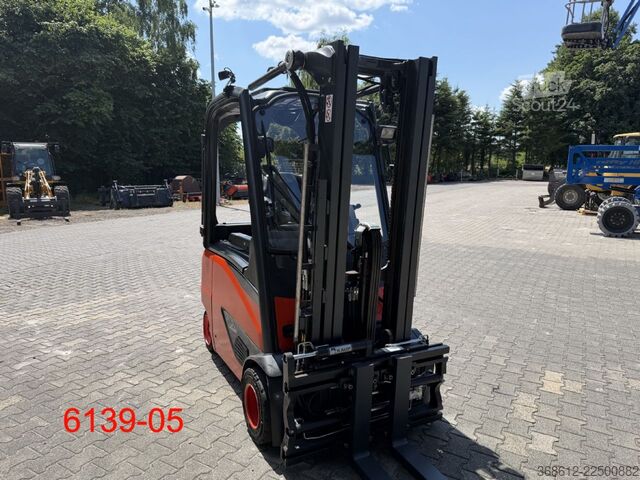 Frontgaffeltruck Linde E 20 PH -02