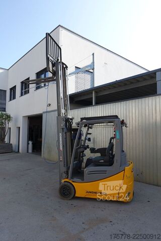 Frontgaffeltruck Jungheinrich EFG 220 330ZZ