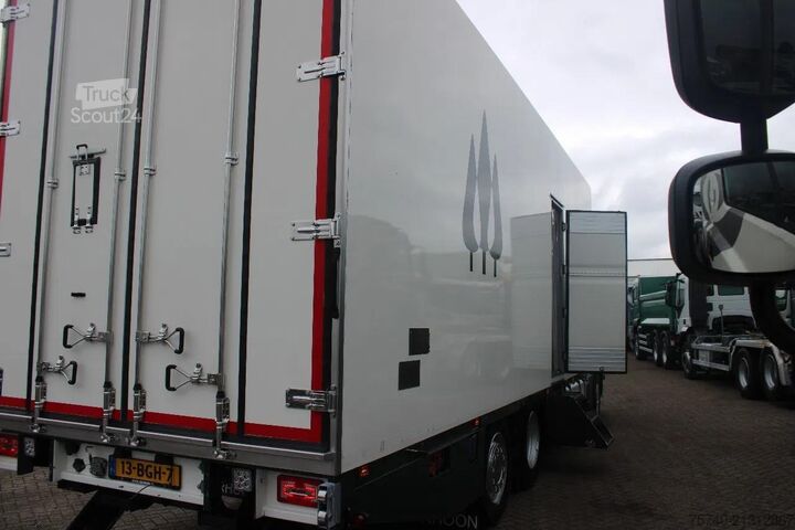Transport chłodniczy/mrożony Scania R490 + 6X2 + EURO 6 + heating truck/ flowers FU...