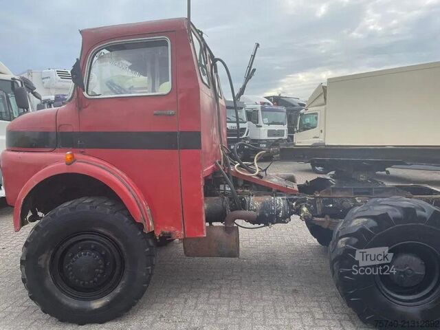Kipper Mercedes-Benz 813 + Manual + Kipper + 4x4