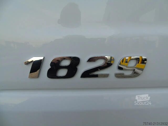 Bâché à rideaux latéraux Mercedes-Benz Axor 1829 + euro 5 + lift + manual