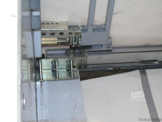 Bâché à rideaux latéraux Mercedes-Benz Axor 1829 + euro 5 + lift + manual