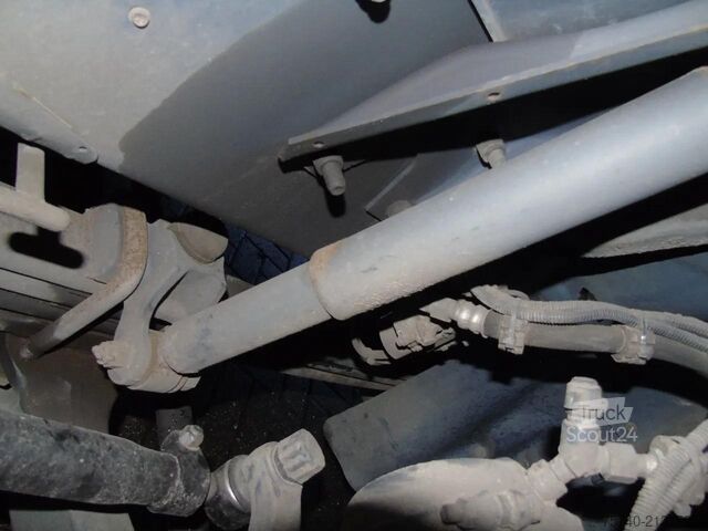 Transport chłodniczy/mrożony Scania P230 LOW KLM +  CARRIER + LOADLIFT +