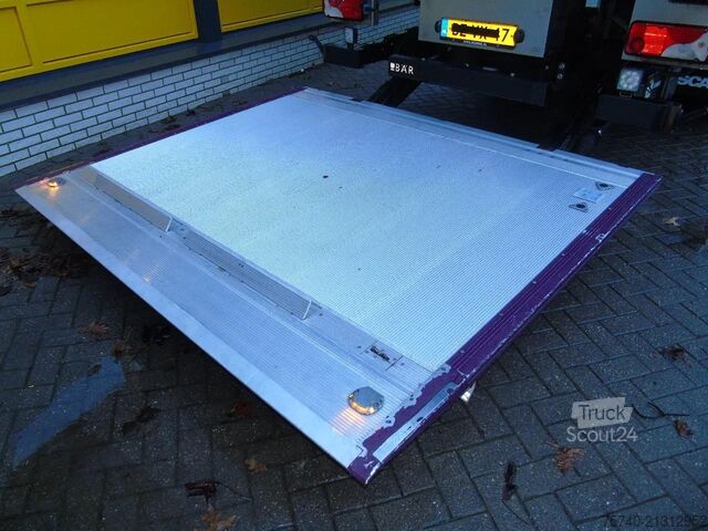 Transport chłodniczy/mrożony Scania P230 LOW KLM +  CARRIER + LOADLIFT +