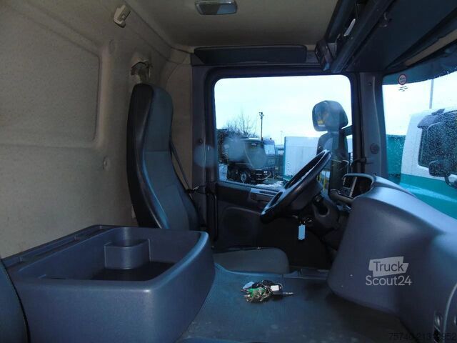 Jäähdytetyt/pakastetut kuljetukset Scania P230 LOW KLM +  CARRIER + LOADLIFT +